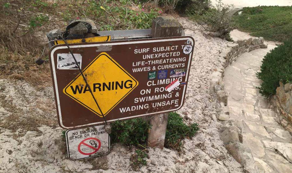 Scenic sign before cleaning